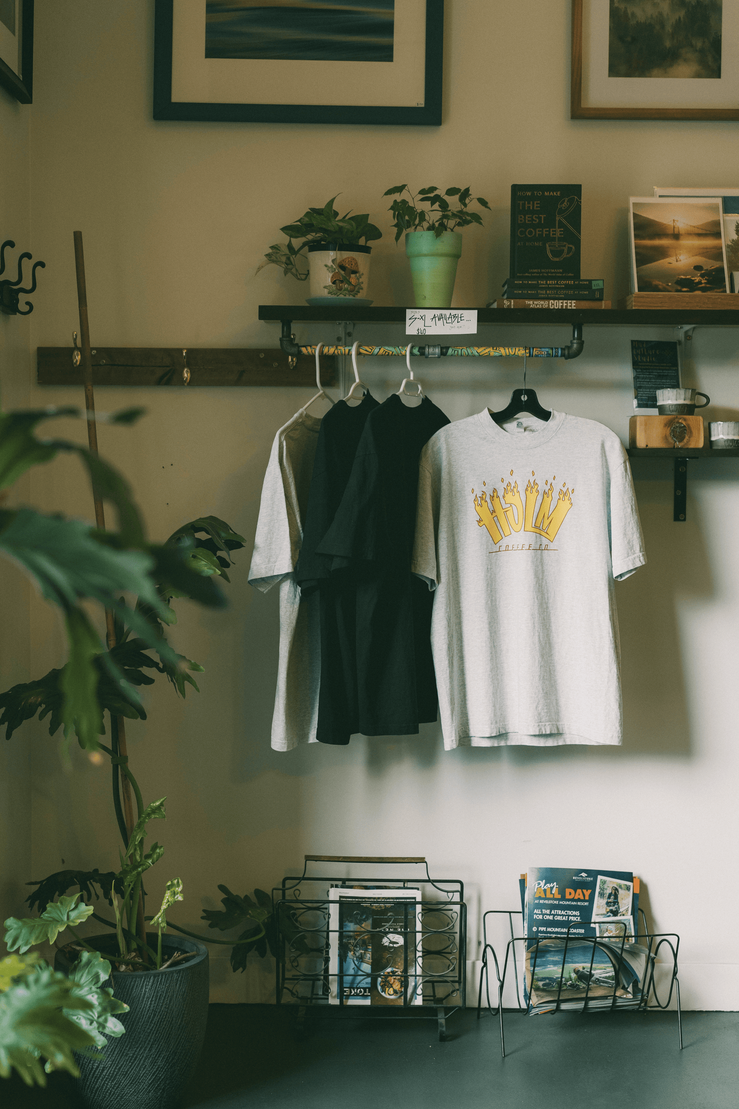 Holm T-Shirt Grey Yellow logo